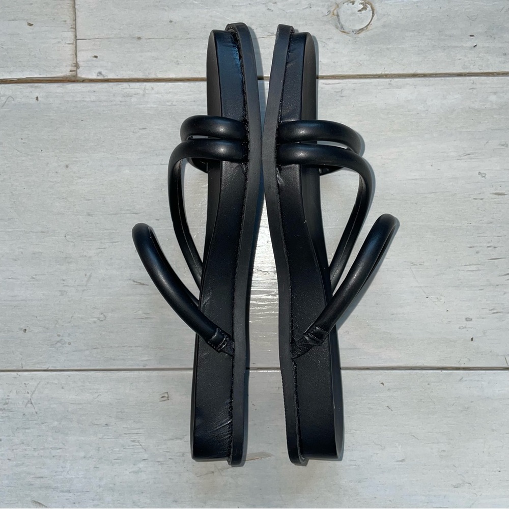 Dolce Vita Women’s Dainty Black Strappy Sandal Sz 7.5 Flat Square Toe Minimalist - Picture 4 of 4